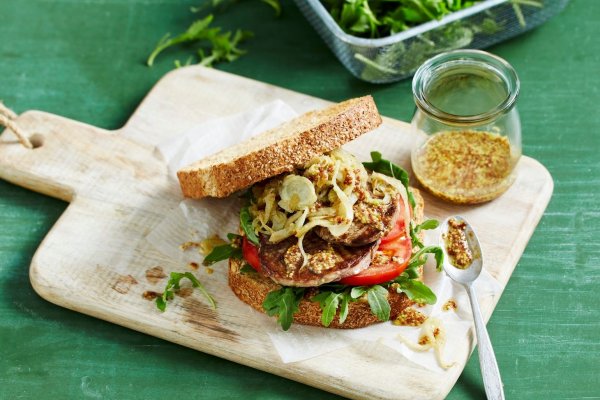 Steak and caramelised fennel sandwich
