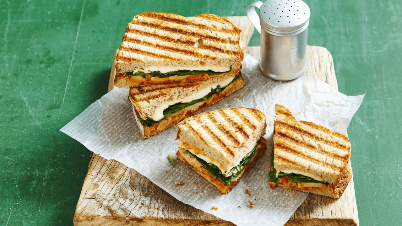 Italian-Style Cheesy Capsicum Toasties Image